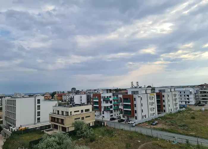 Ementi דירה Năvodari